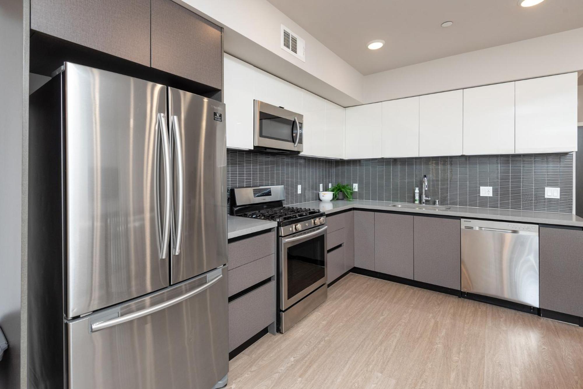Apartment Luxurious 2br In K-town W/ Private Balcony! Los Angeles