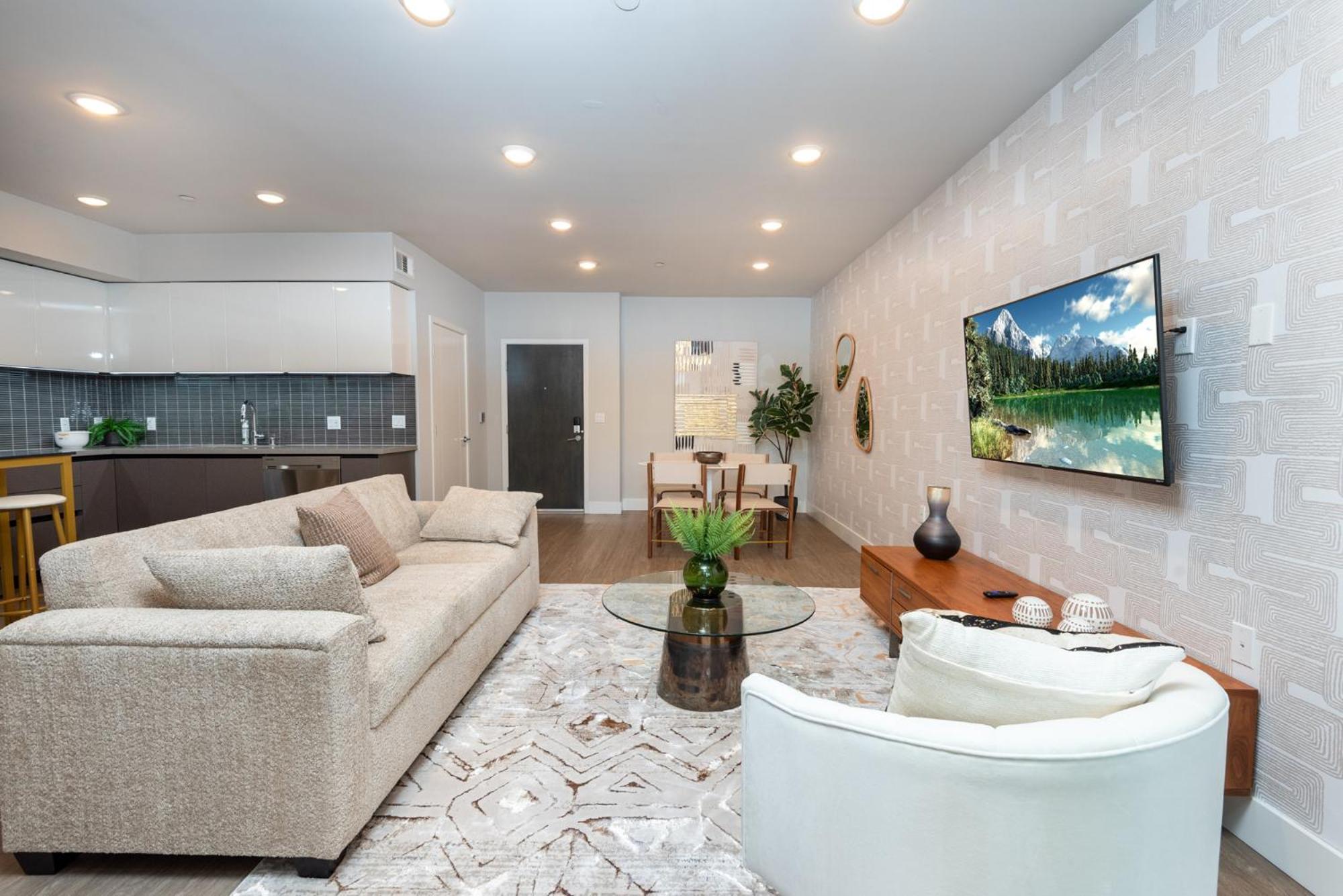 Luxurious 2br In K-town W/ Private Balcony! * Los Angeles